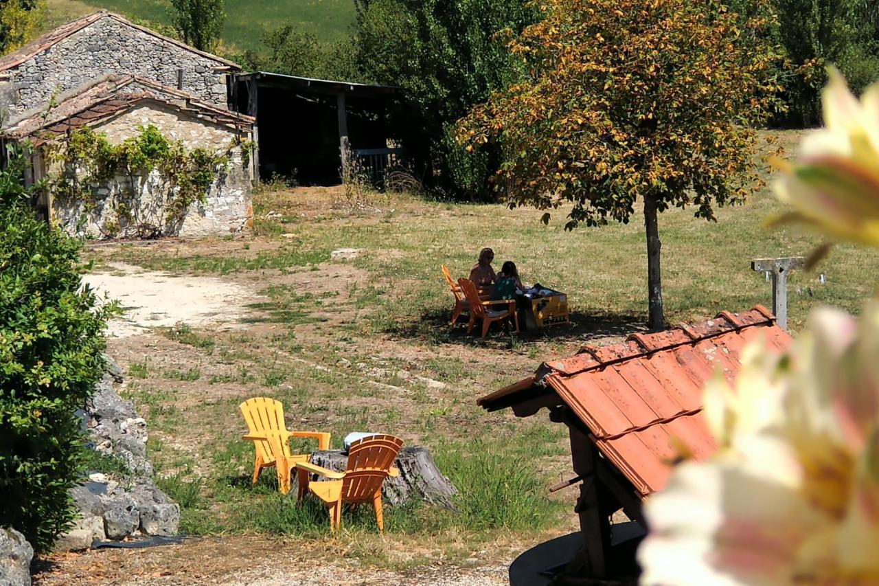 Bed and Breakfast Domaine Au Marchay Nojals-et-Clotte Esterno foto